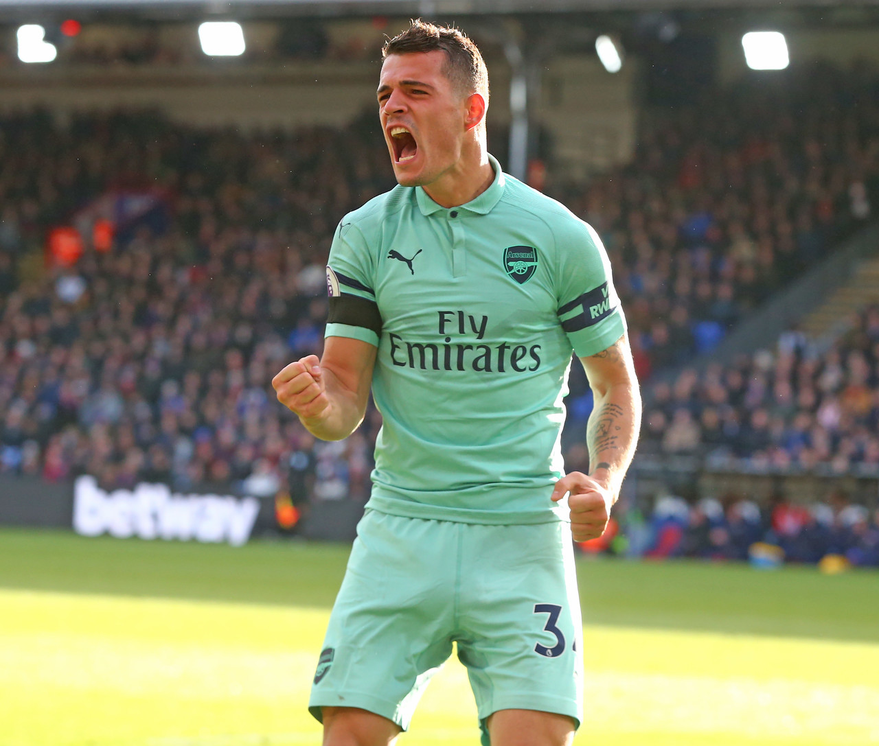 阿扎伦卡焦点对战，哈兰德与70激战阿森纳分钟，刷新纪录胜负难料！比赛高潮迭起的简单介绍