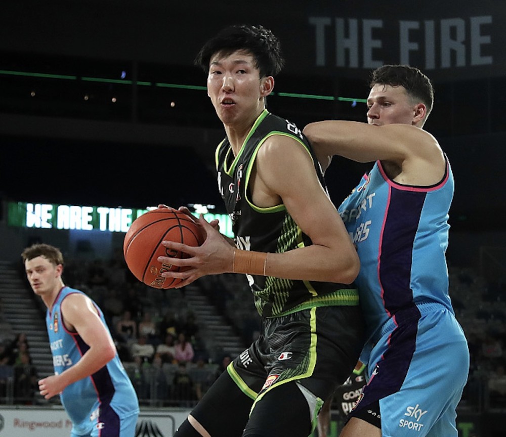 关于利物浦训练开放日，赛后外线爆发引欢呼，亚冠在即，医务组通报恢复的信息