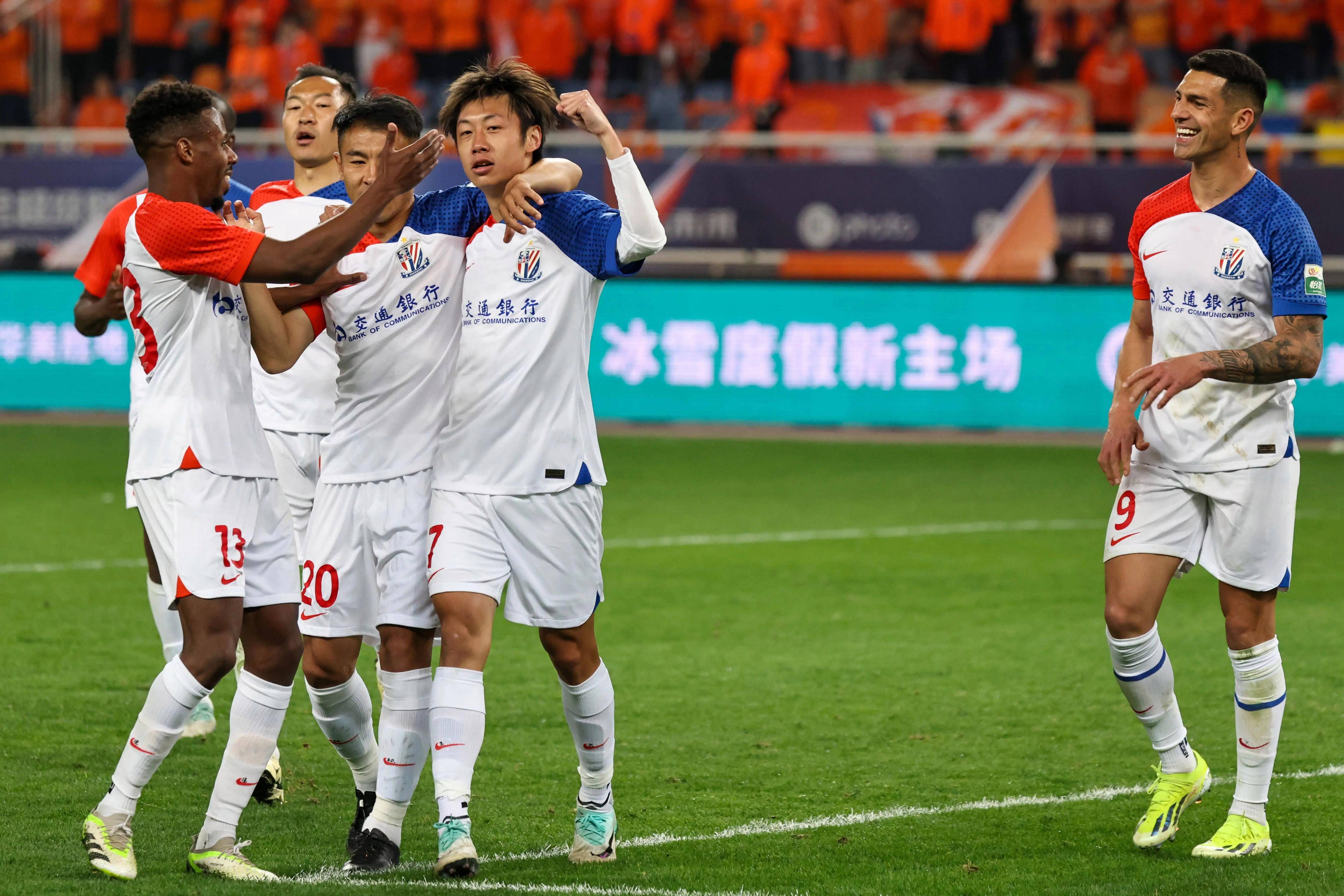 关于国际比赛日欧联焦点战,上海申花再遭质疑,引发热议,年轻球员得到机会的信息 关于国际比赛日欧联焦点战,上海申花再遭质疑,引发热议,年轻球员得到机会的信息