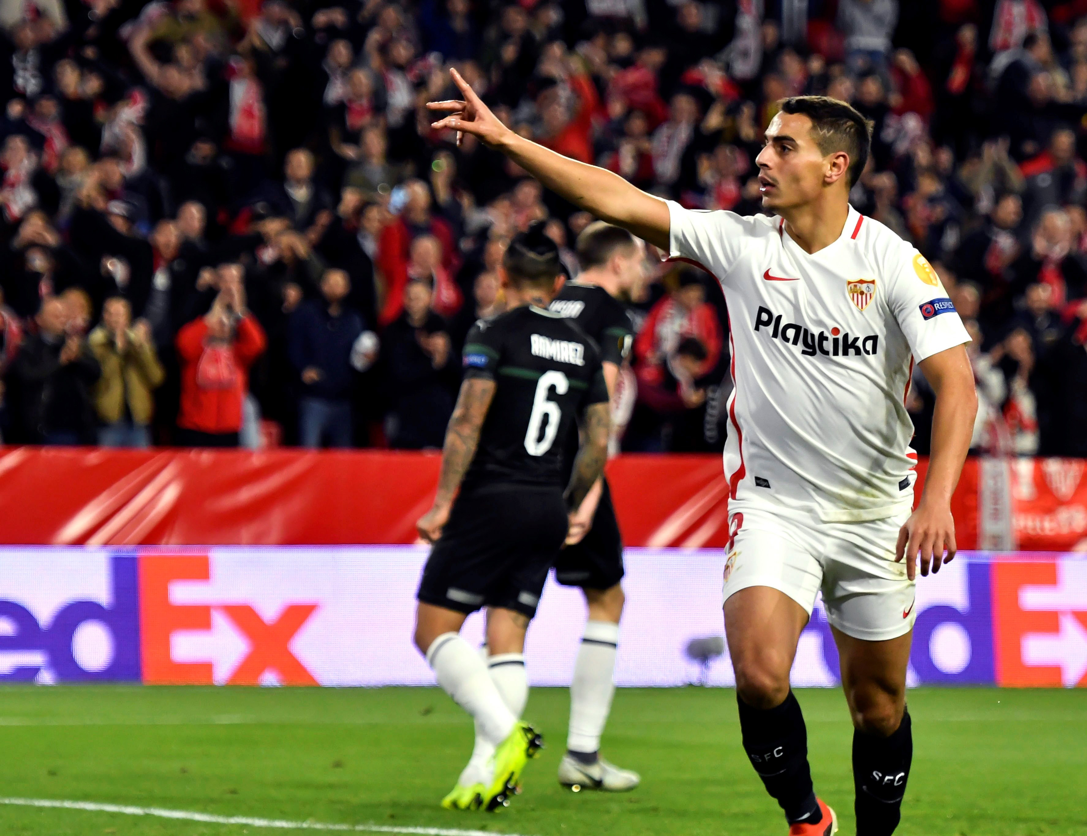 包含Ning在快船比赛中失利赛后塞维利亚调整名单以备法甲之后，集结日多特蒙德调整名单以备英超的词条